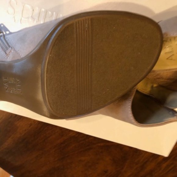 Naturalizer  Bootie - Picture 2 of 2